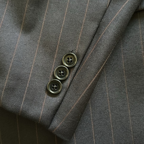 Brooks Brothers Navy Pin-Striped Suit — 42L/36 - Picture 3 of 16